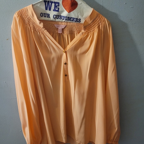 100% silk Lilly Pulitzer blouses - Picture 1 of 15